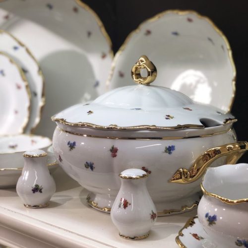 antika değerinde çok özel bir yemek takımı…